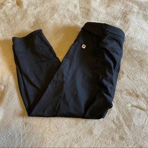 Black fabletics capri - M